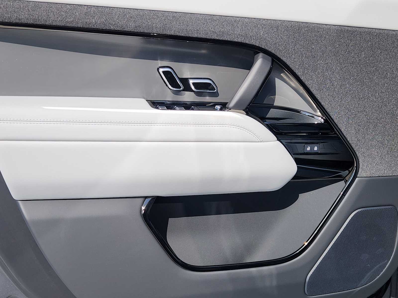 2025 Land Rover Range Rover Sport SE photo 19