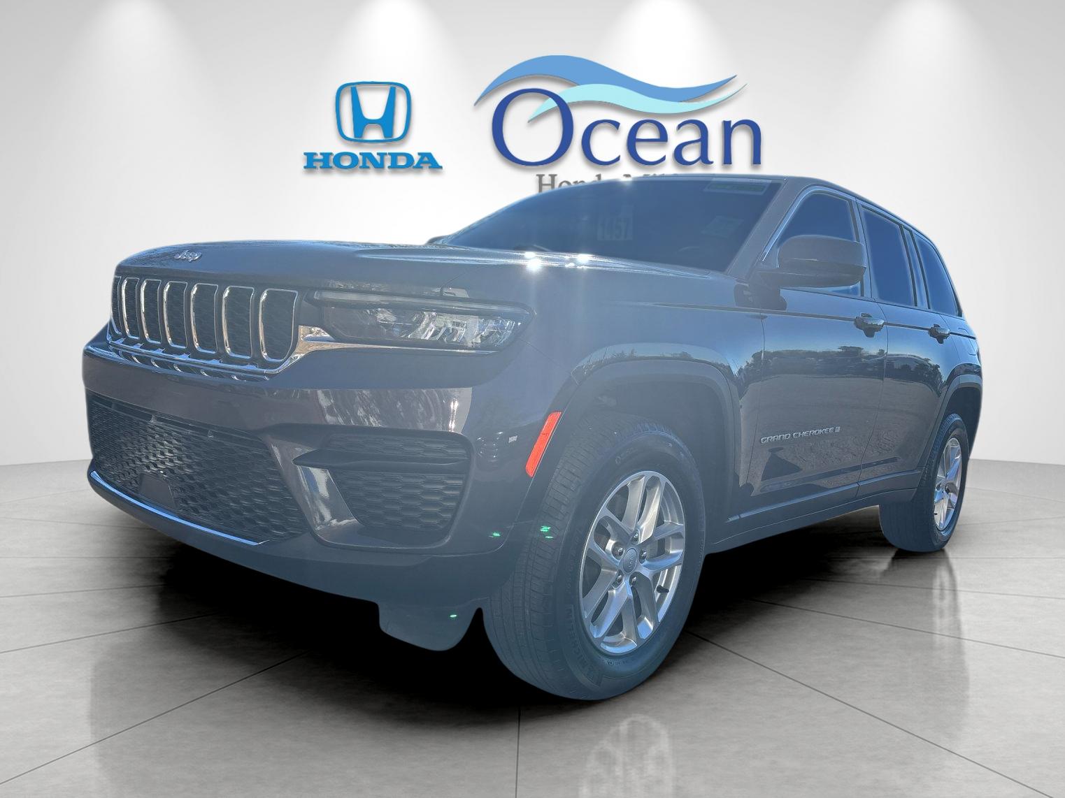 2024 Jeep Grand Cherokee Laredo's photo