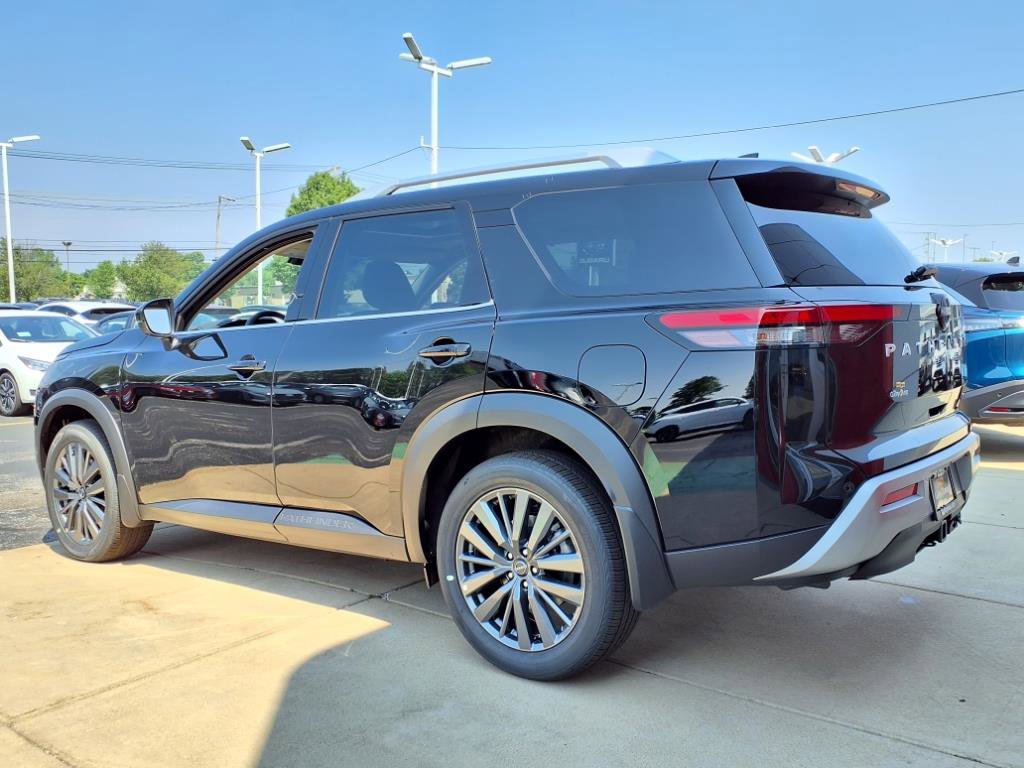2025 Nissan Pathfinder SL photo 10