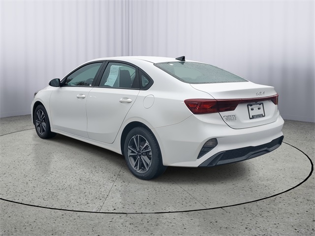2023 Kia Forte LXS photo 4