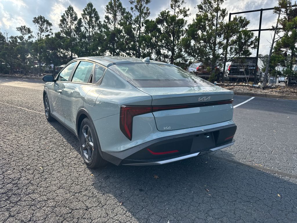 2025 Kia K4 LXS photo 3