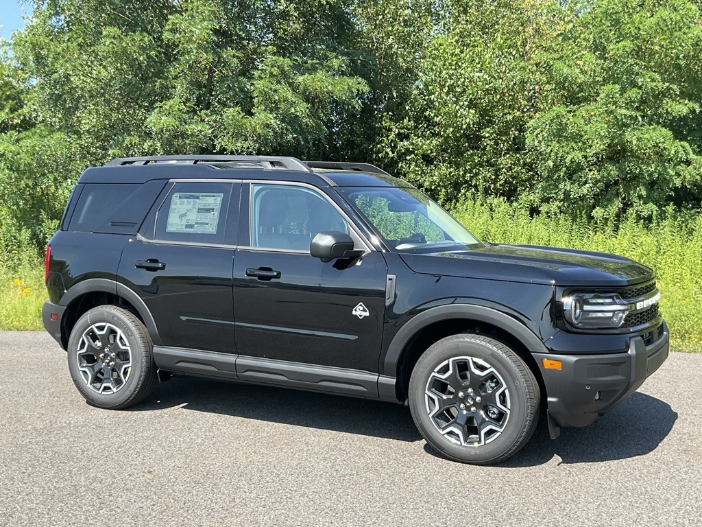 2025 Ford Bronco Sport Outer Banks's photo