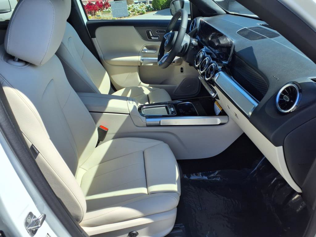 2026 Mercedes Benz GLB 250 photo 13