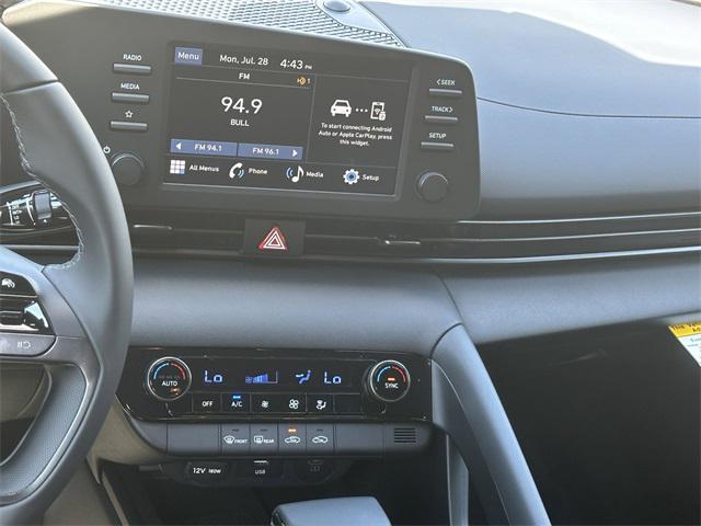2025 Hyundai Elantra SEL Sport photo 26