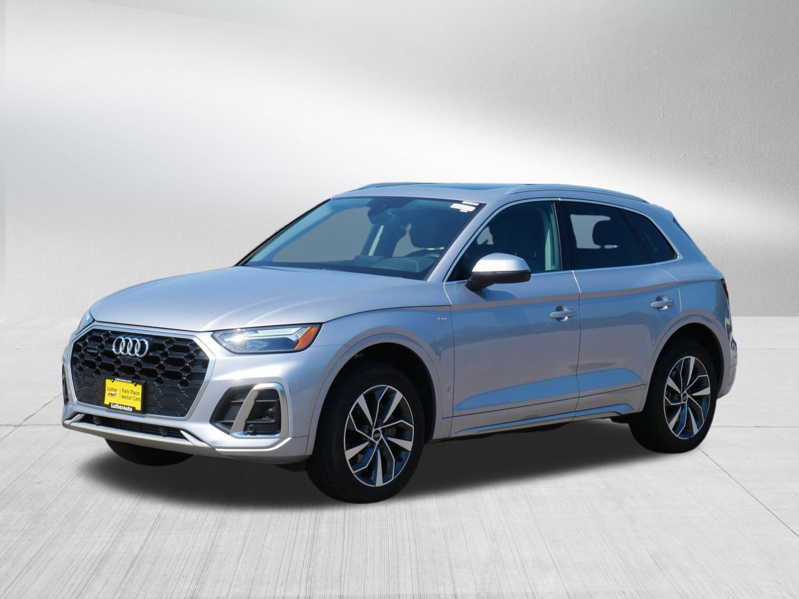 2022 Audi Q5 S line Premium Plus photo 3