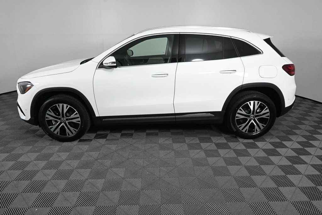2025 Mercedes Benz GLA 250 photo 3