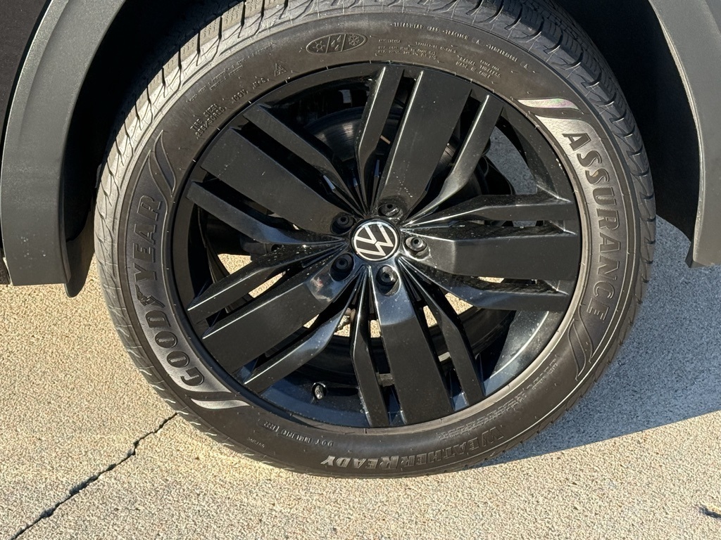 2021 Volkswagen Atlas Cross Sport V6 SE Technology R-Line photo 10