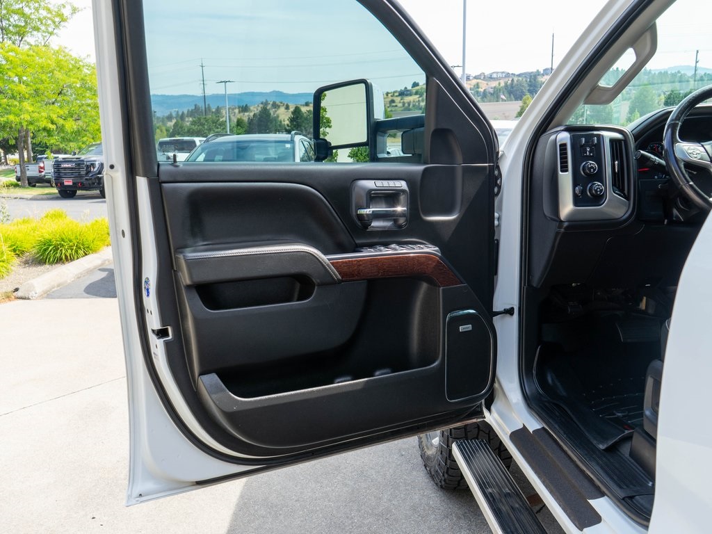 2019 Gmc Sierra HD SLT photo 14