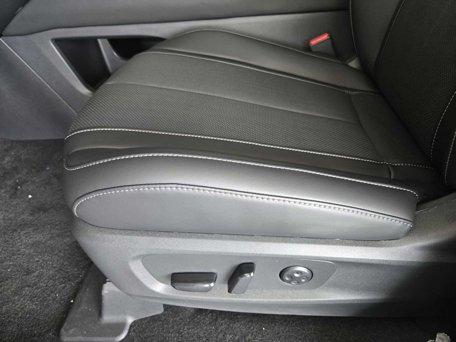 2026 Infiniti QX60 Luxe photo 15