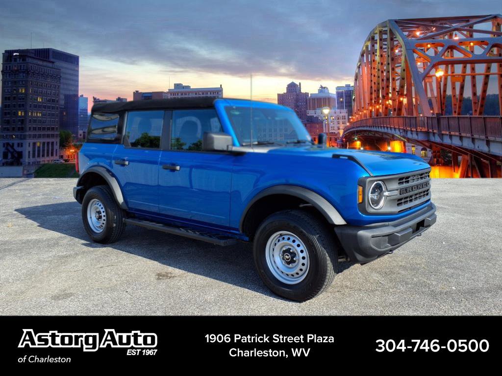 2023 Ford Bronco 4-Door Base's photo