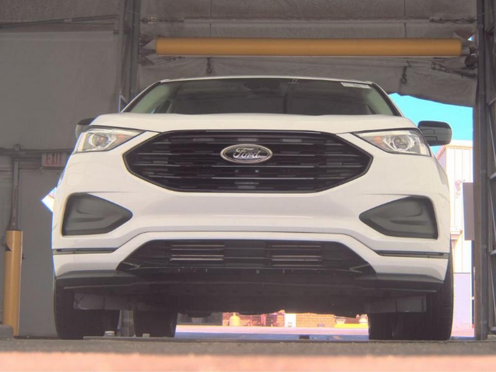 2024 Ford Edge SE photo 3