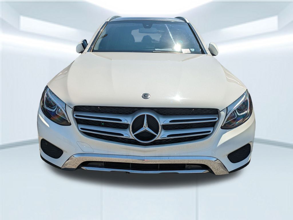 2019 Mercedes Benz GLC 300 photo 2