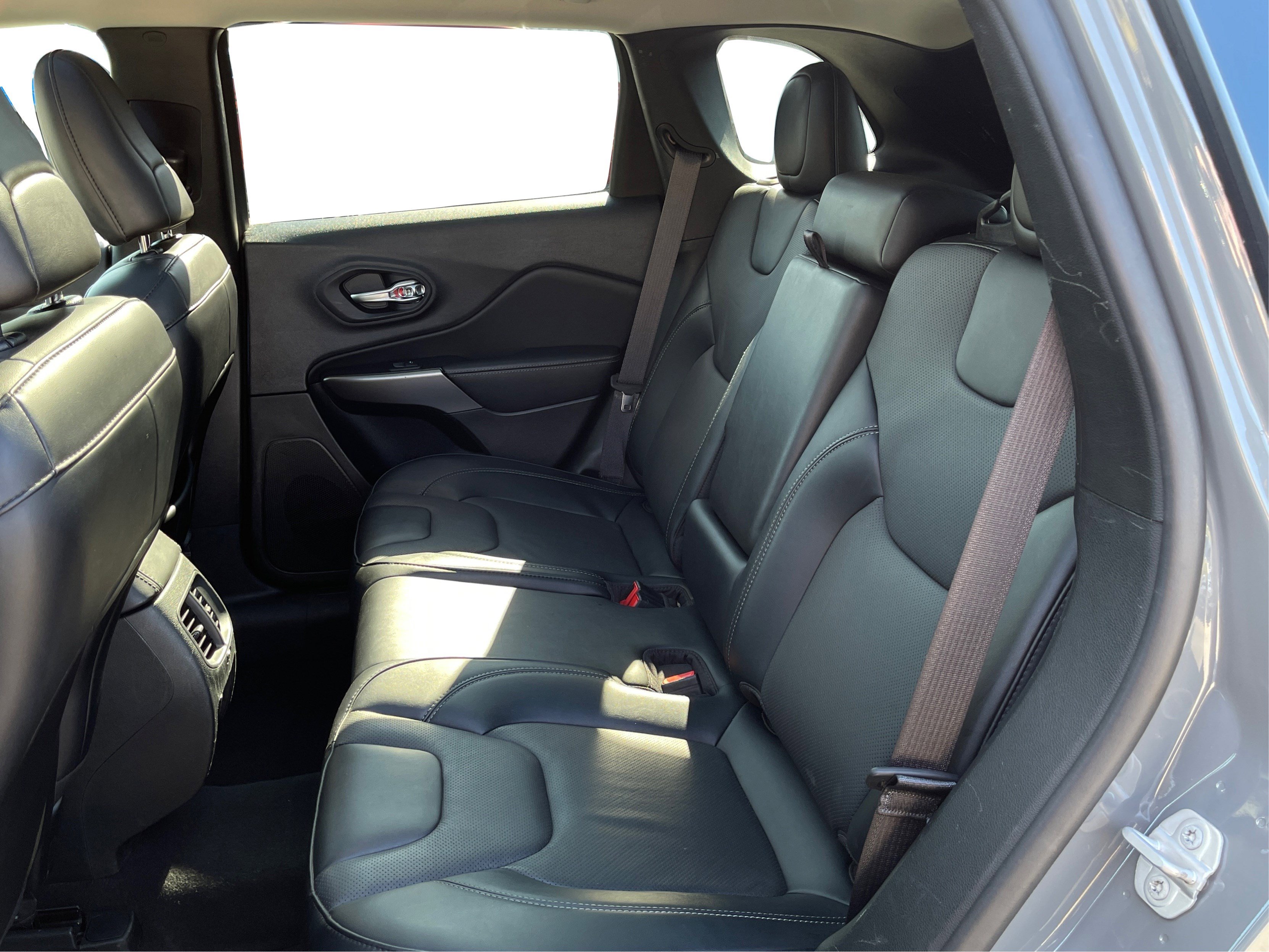 2022 Jeep Cherokee Limited photo 13