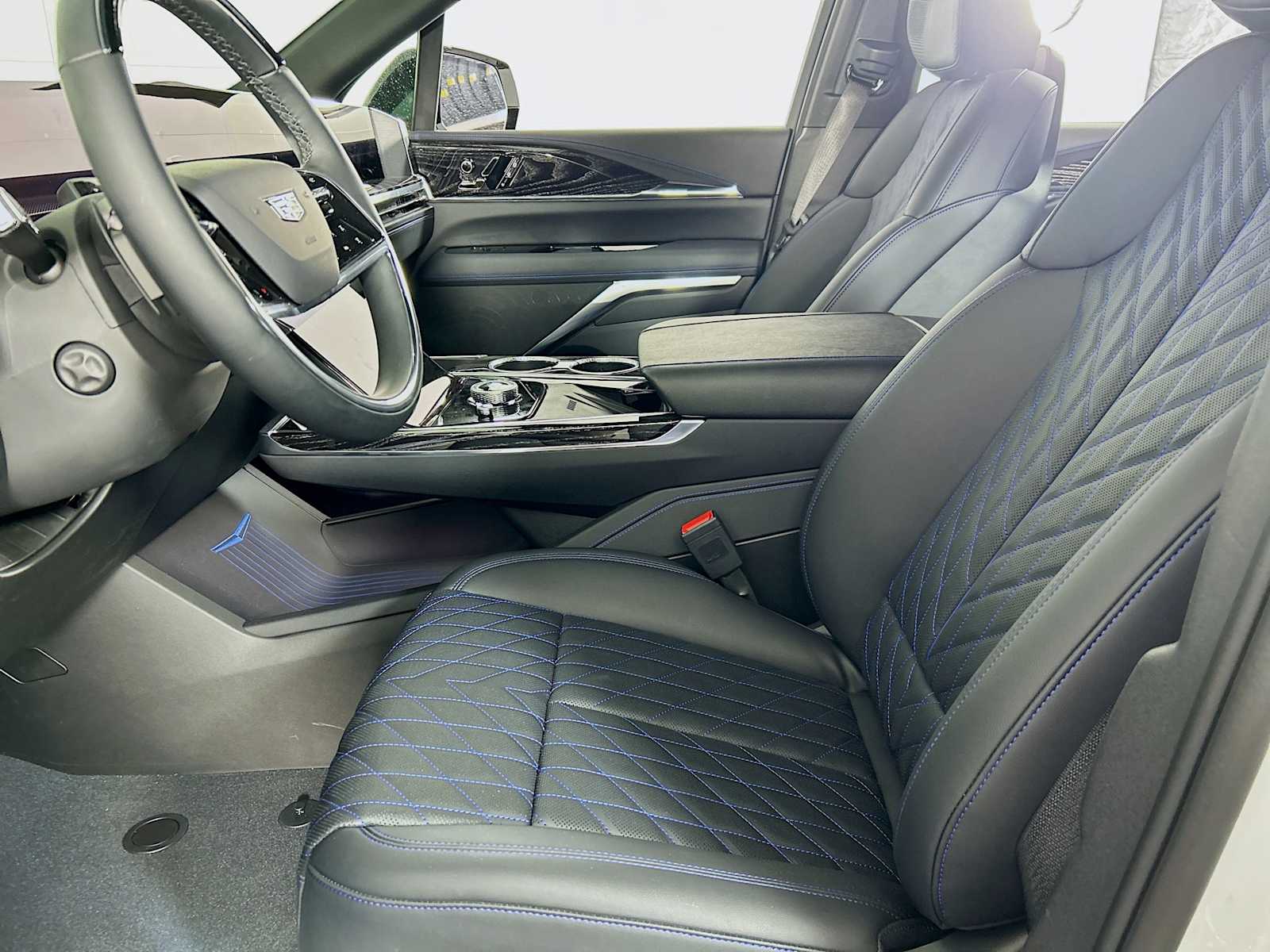 2025 Cadillac Escalade IQ Sport photo 3