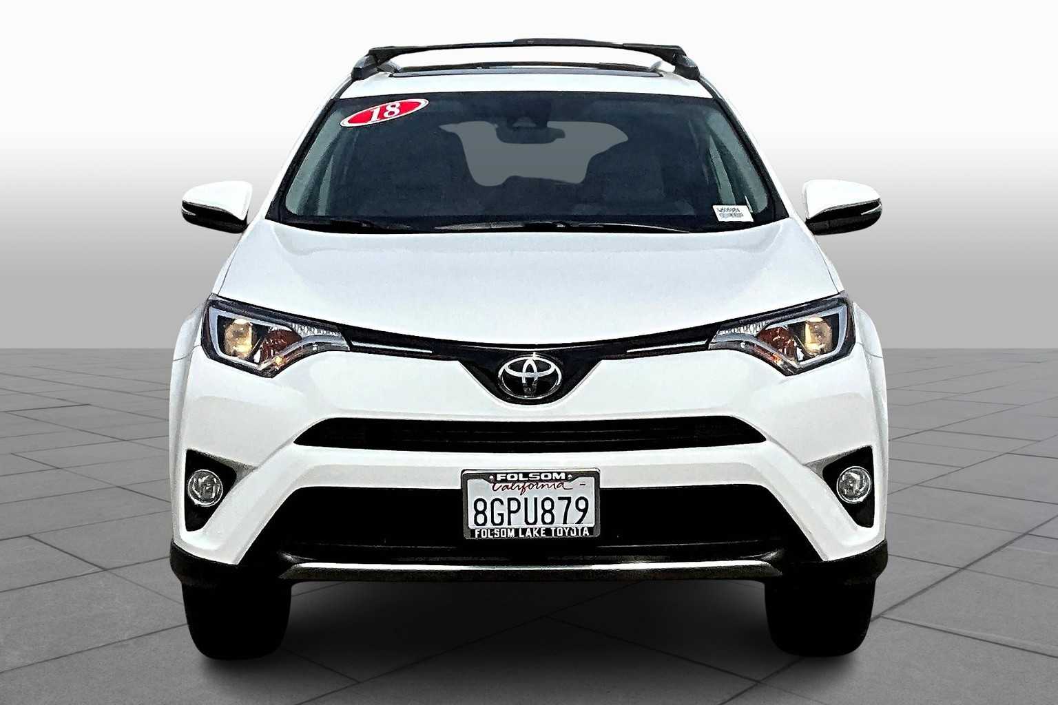 2018 Toyota RAV4 XLE photo 3