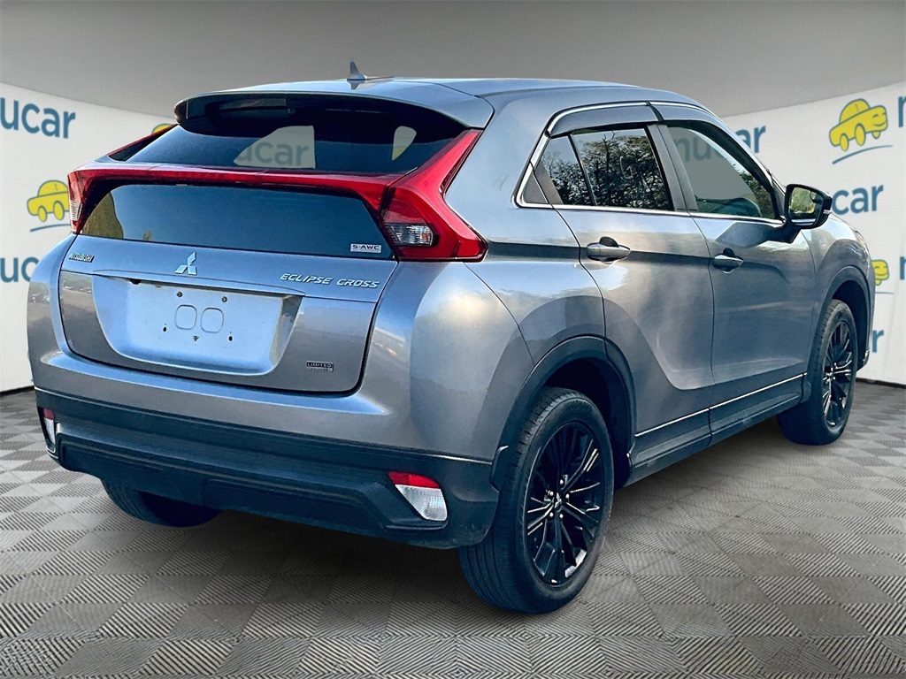 2019 Mitsubishi Eclipse Cross LE photo 4