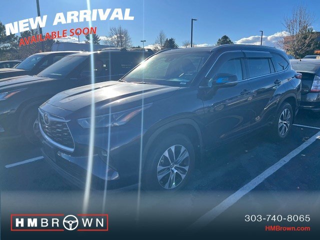 2022 Toyota Highlander XLE photo 2
