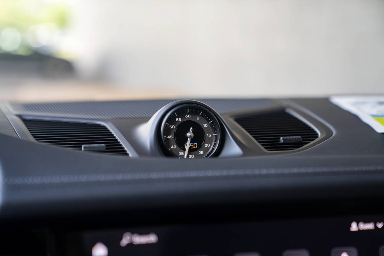 2025 Porsche Cayenne Turbo E-Hybrid Coupe photo 19