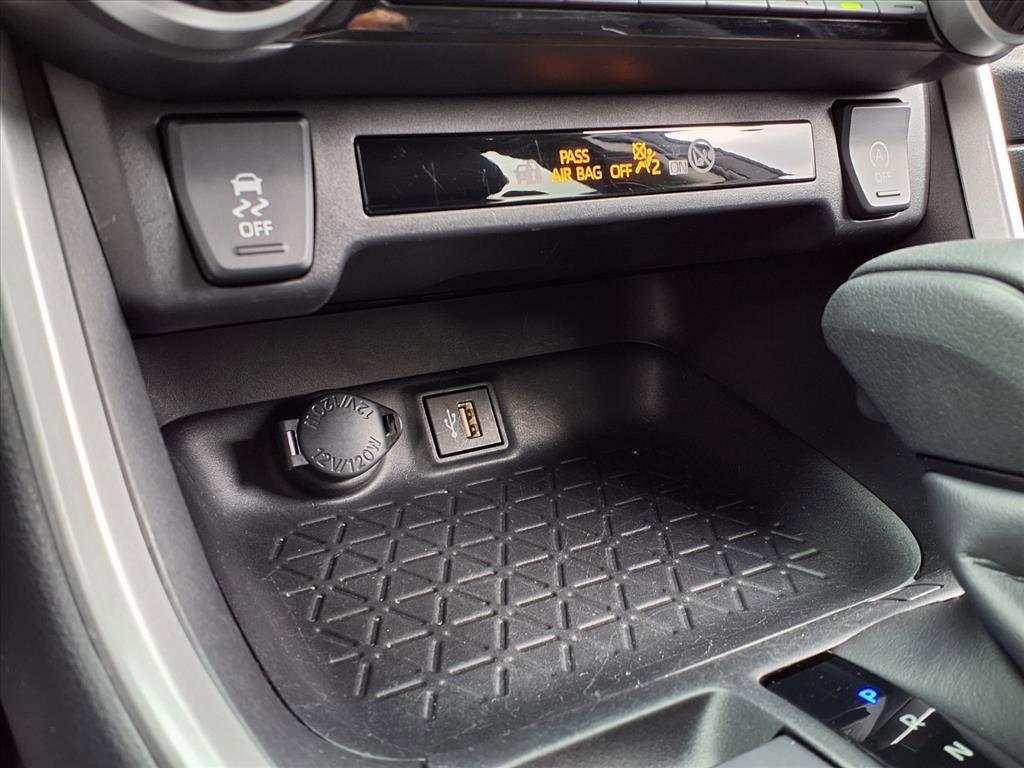 2024 Toyota RAV4 LE photo 16