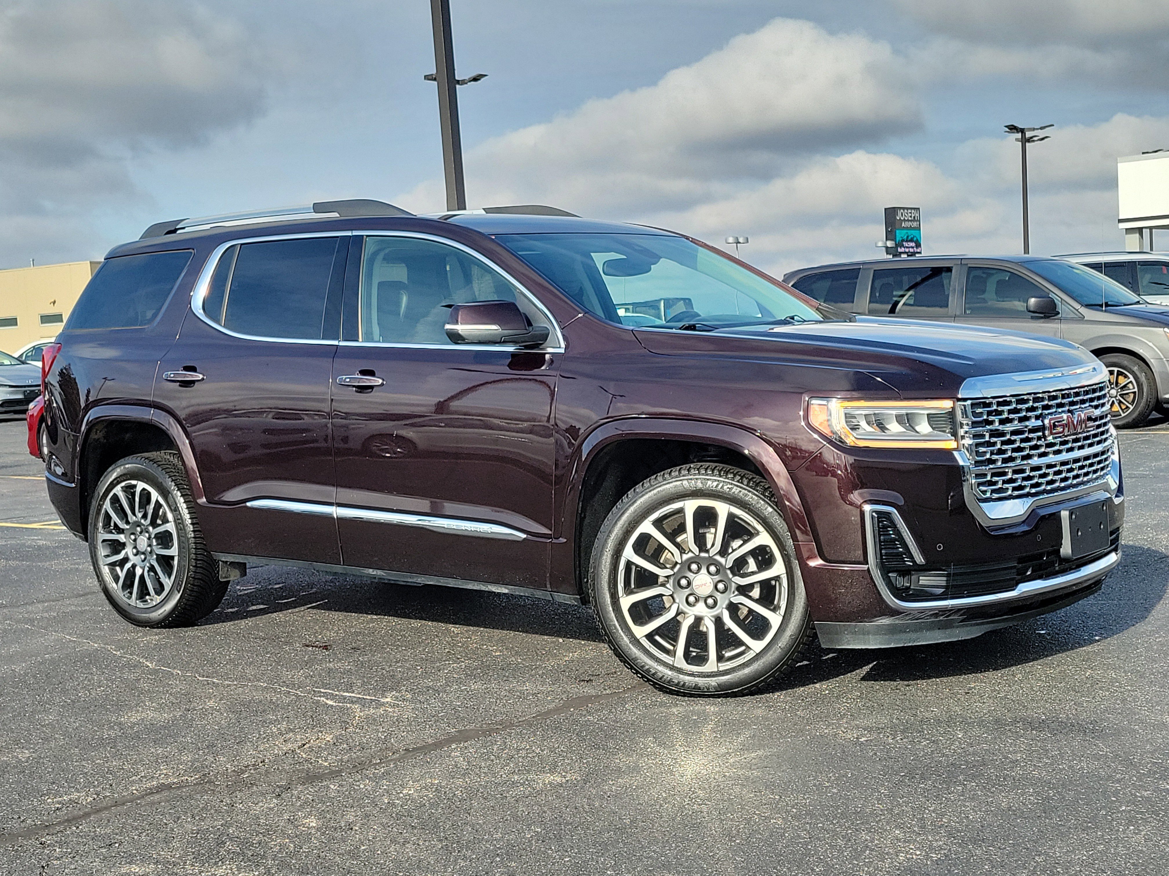 2020 GMC Acadia Denali's photo