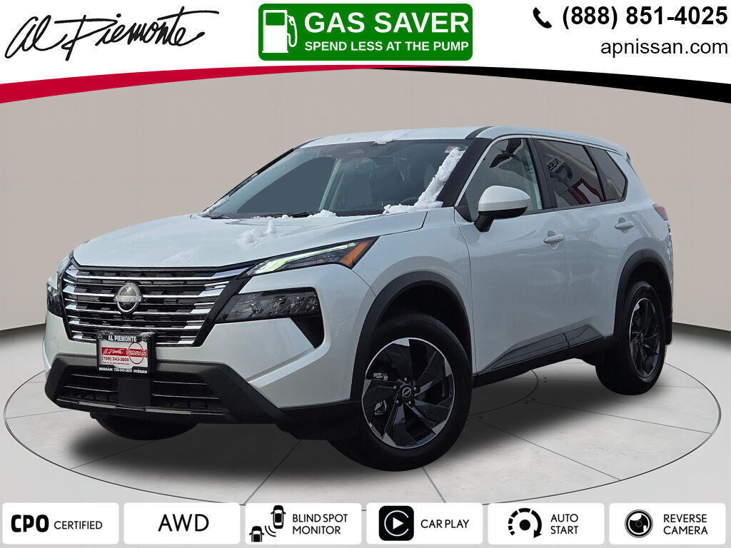 2025 Nissan Rogue SV's photo