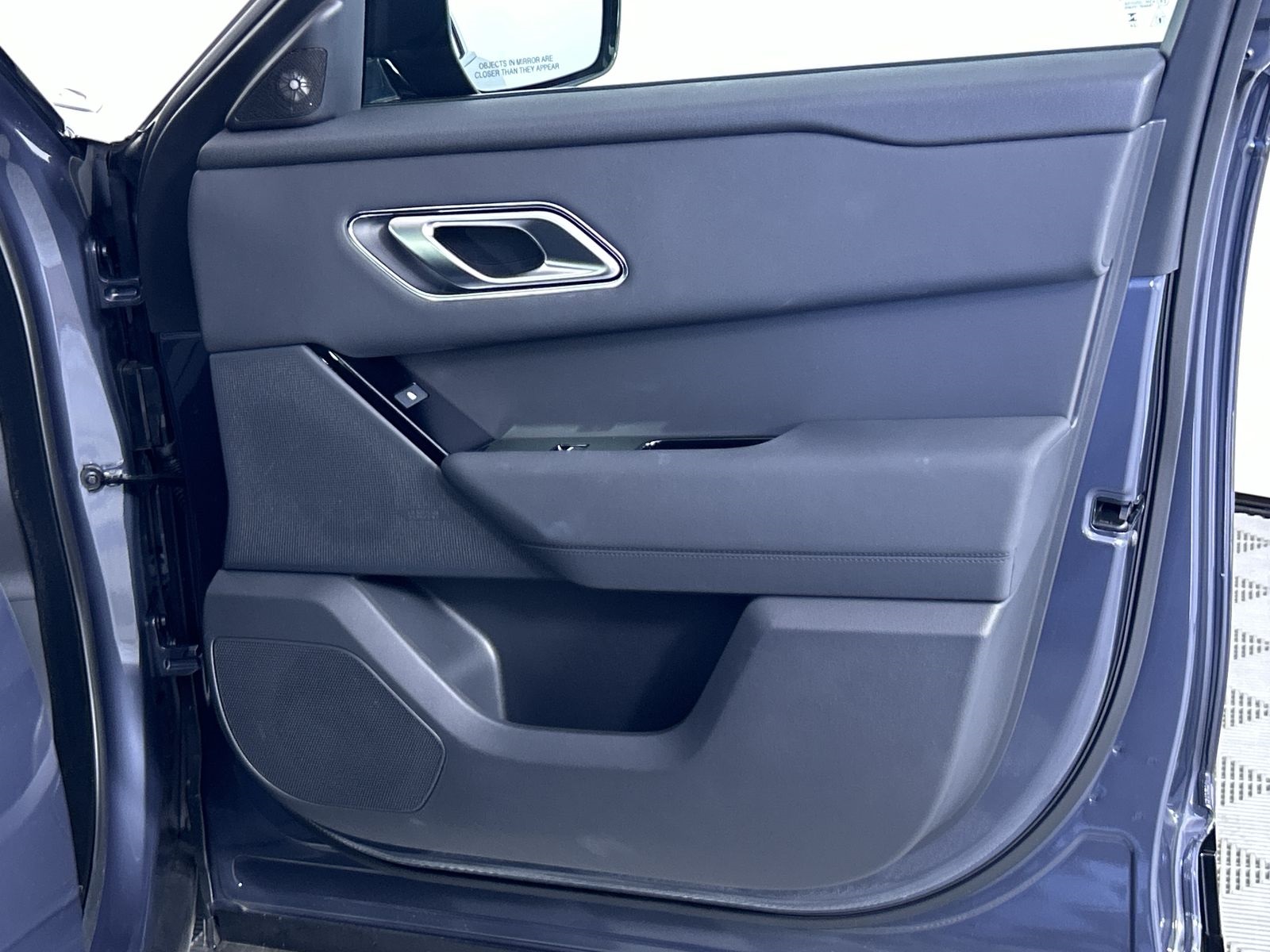 2025 Land Rover Range Rover Velar SE photo 29