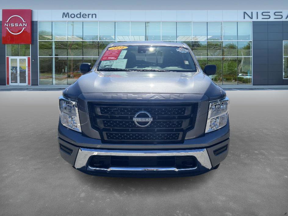 2024 Nissan Titan SV Crew Cab photo 2