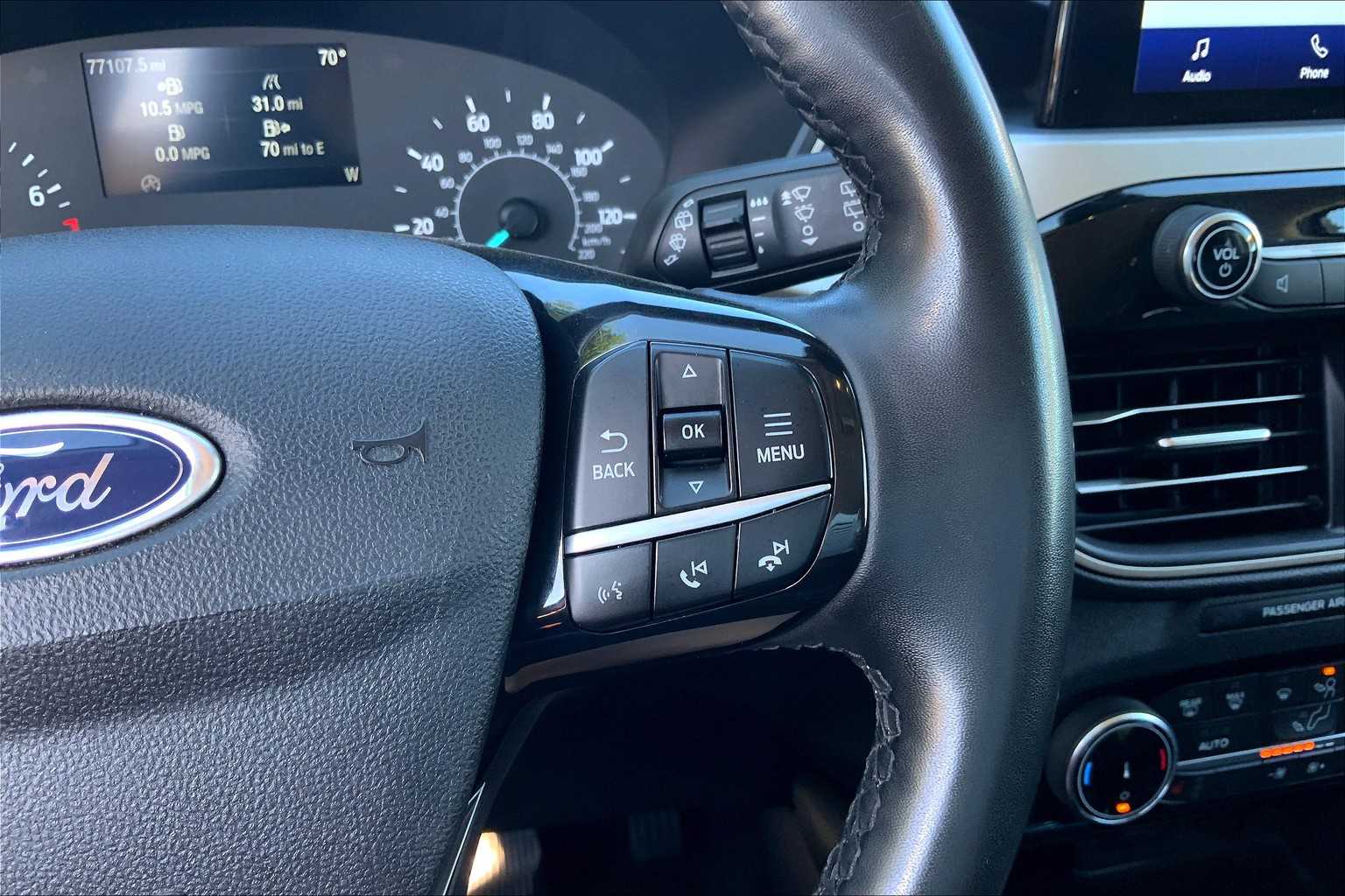 2022 Ford Escape SEL photo 23