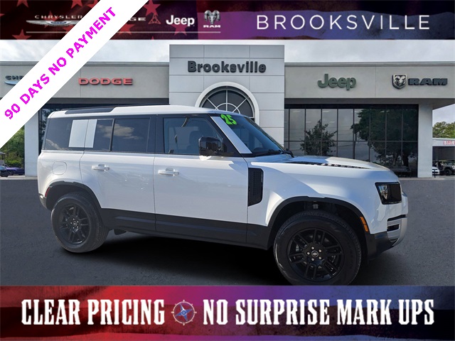 2025 Land Rover Defender S's photo