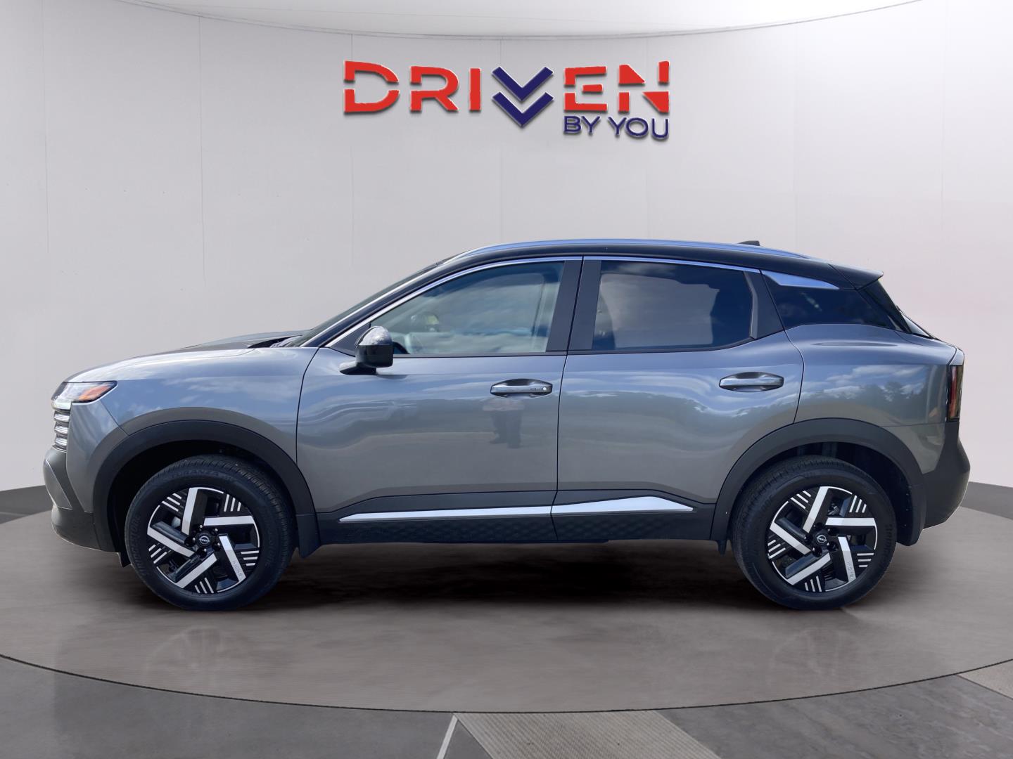 2026 Nissan Kicks SV photo 2