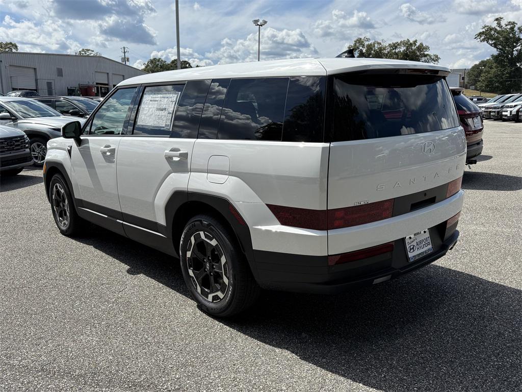 2026 Hyundai Santa Fe SE photo 4