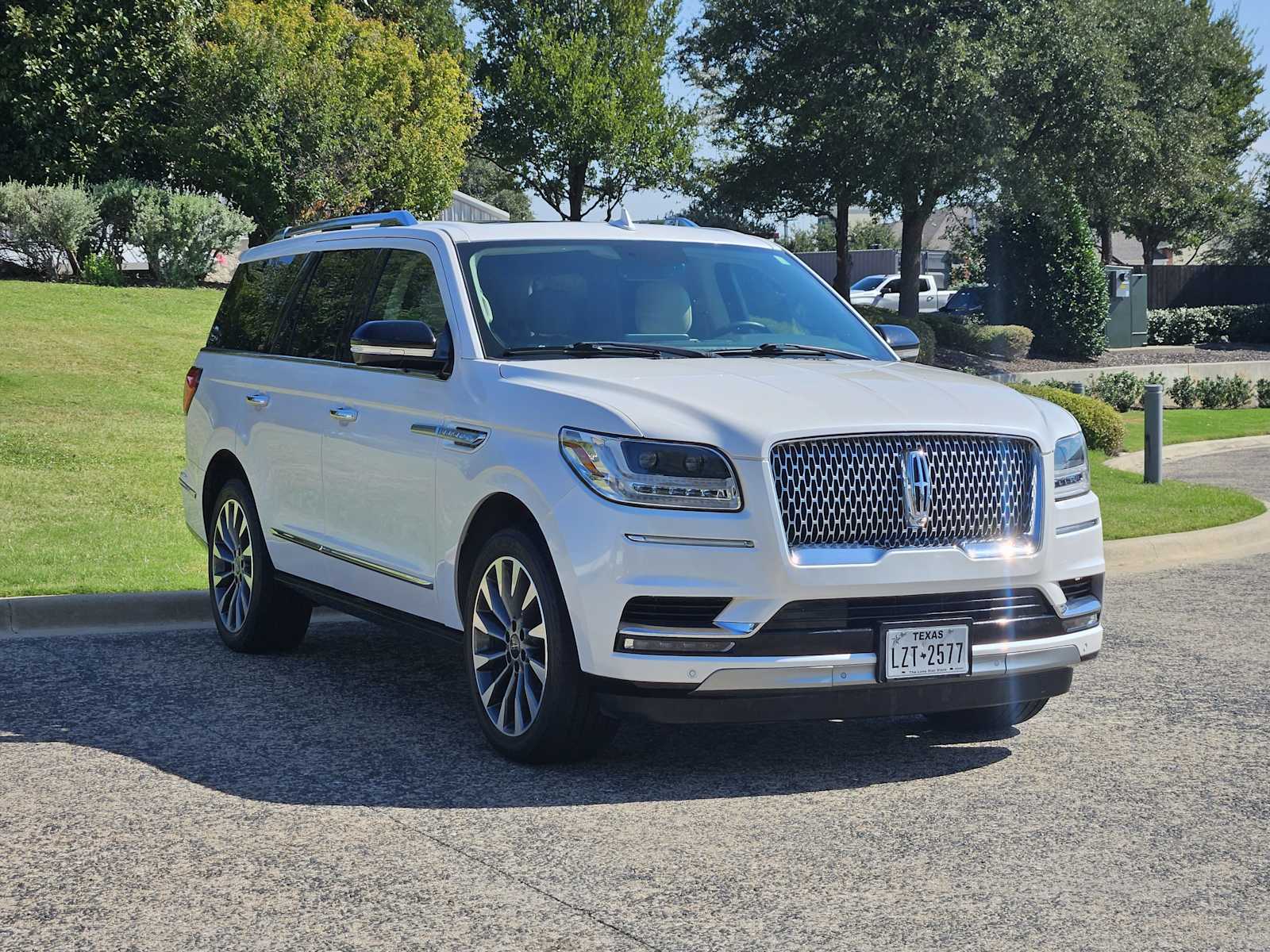 2019 Lincoln Navigator Select photo 3