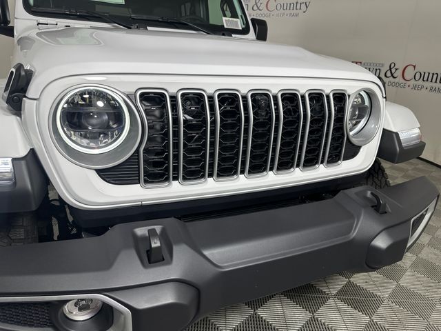 2025 Jeep Wrangler Sahara photo 5