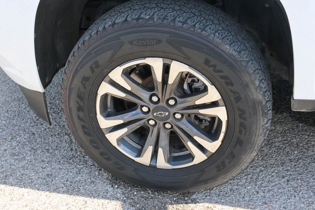 Used 2022 Summit White Chevrolet Z71 image 7