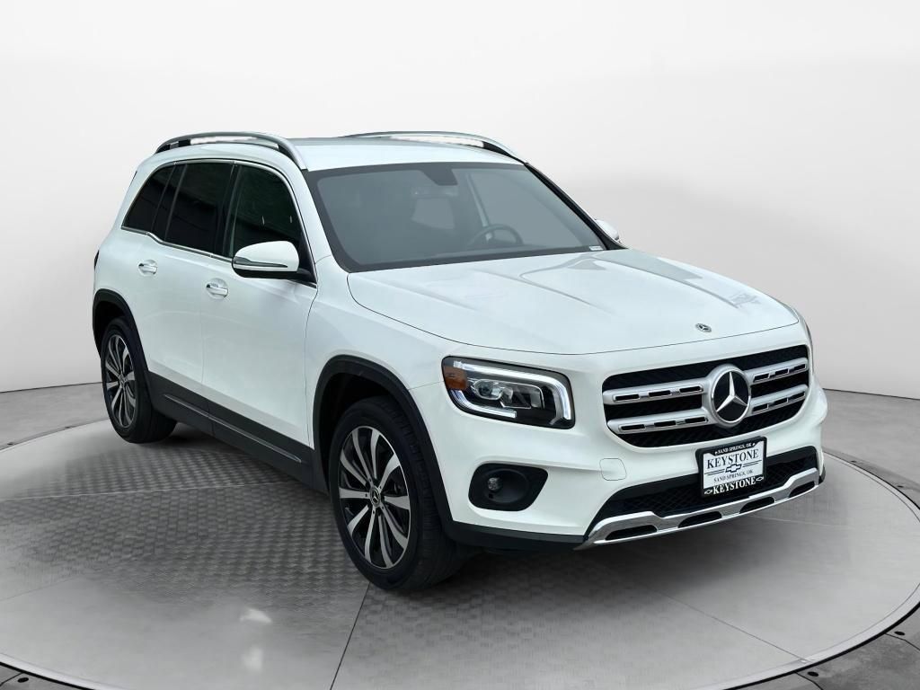 2023 Mercedes-Benz GLB Base's photo
