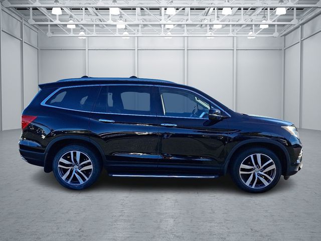 2017 Honda Pilot Elite photo 4
