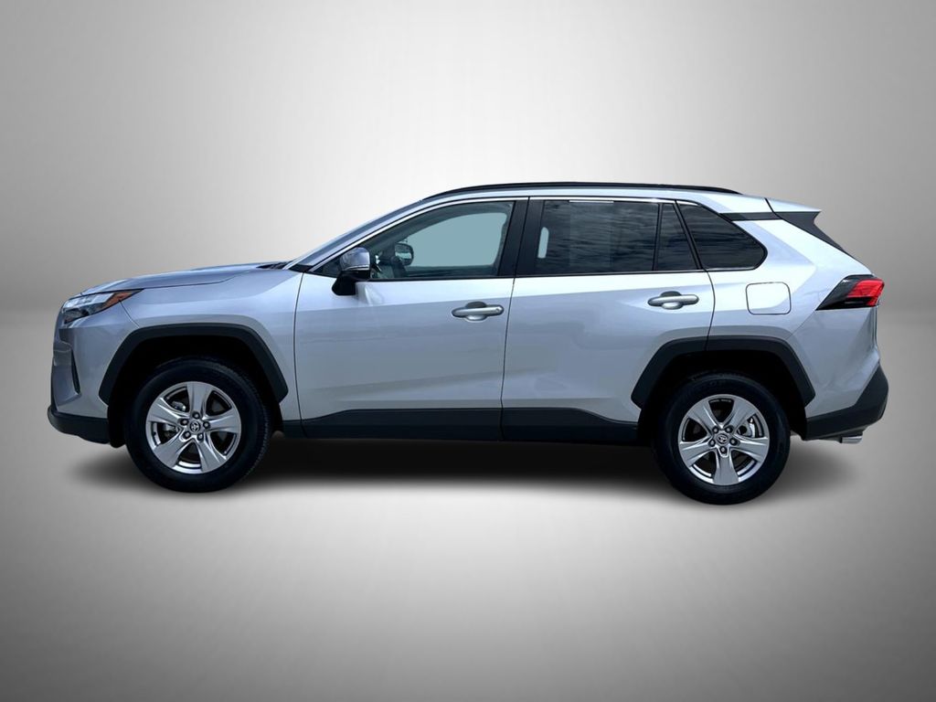 2023 Toyota RAV4 XLE photo 8