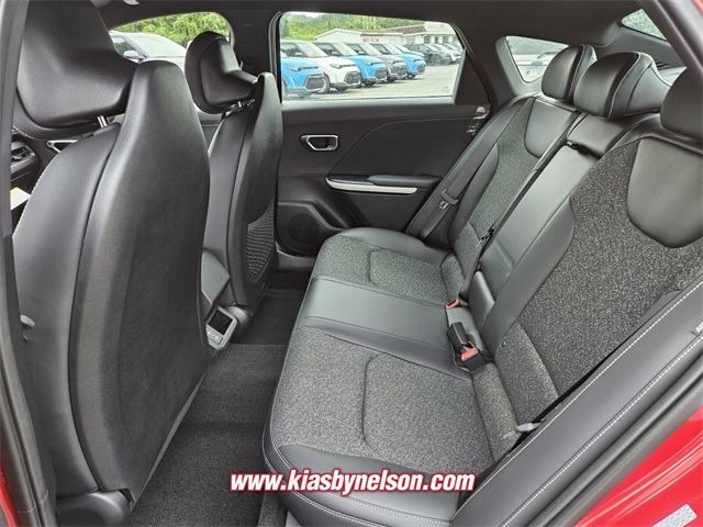 2025 Kia K4 GT-Line photo 6