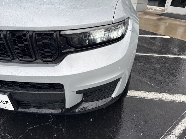 2023 Jeep Grand Cherokee Altitude photo 38