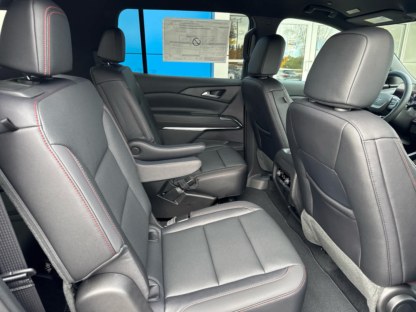 2026 Chevrolet Traverse Z71 photo 3