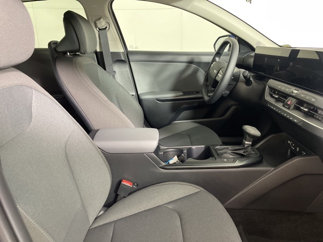 2025 Kia K4 LXS photo 12