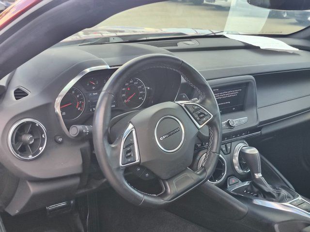 2023 Chevrolet Camaro 1LT photo 2