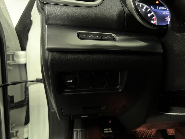 2021 Nissan Maxima SV photo 16