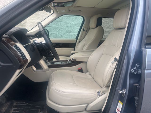2020 Land Rover Range Rover HSE photo 8