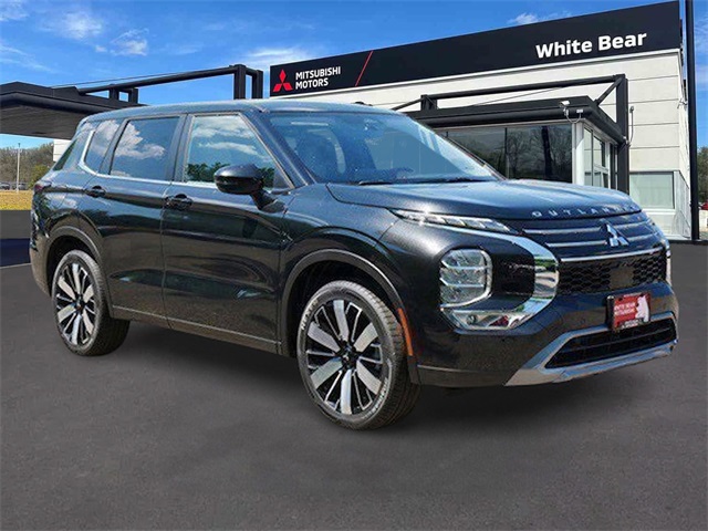 2025 Mitsubishi Outlander SE's photo