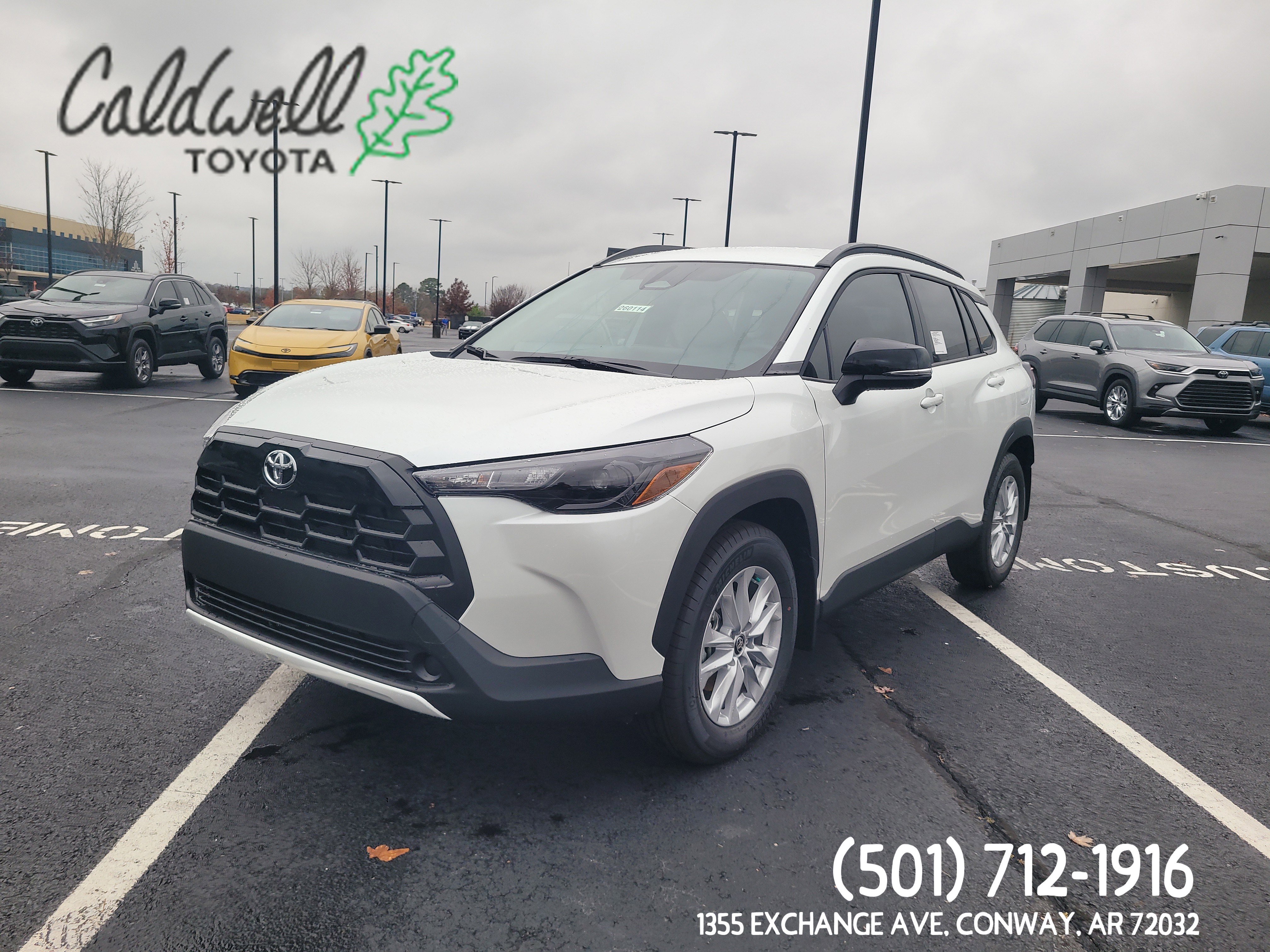 2026 Toyota Corolla Cross LE's photo