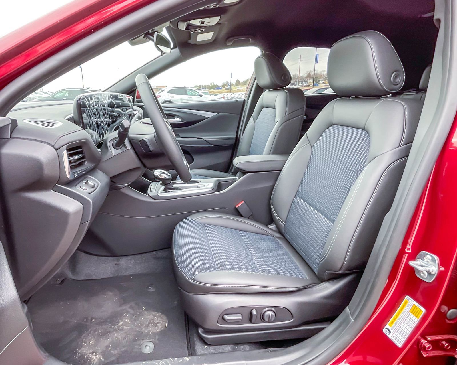2025 Buick Envista Preferred photo 10