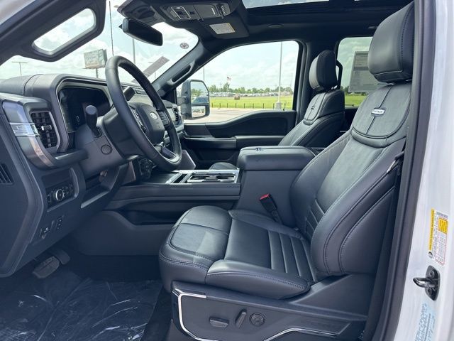 2025 Ford F-250 Platinum photo 12