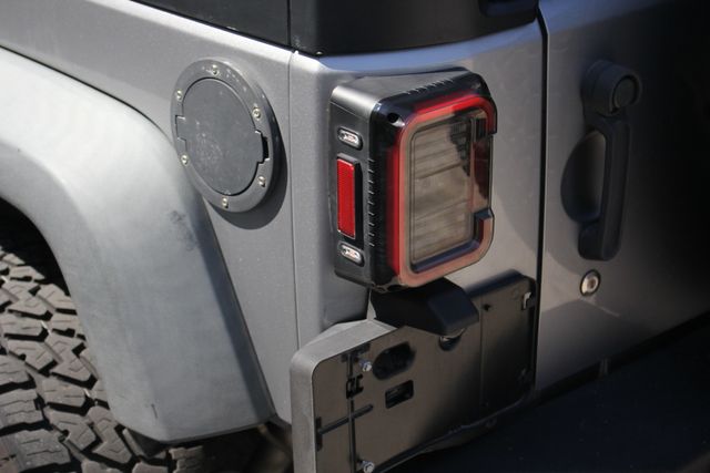 2015 Jeep Wrangler Unlimited Sport photo 3