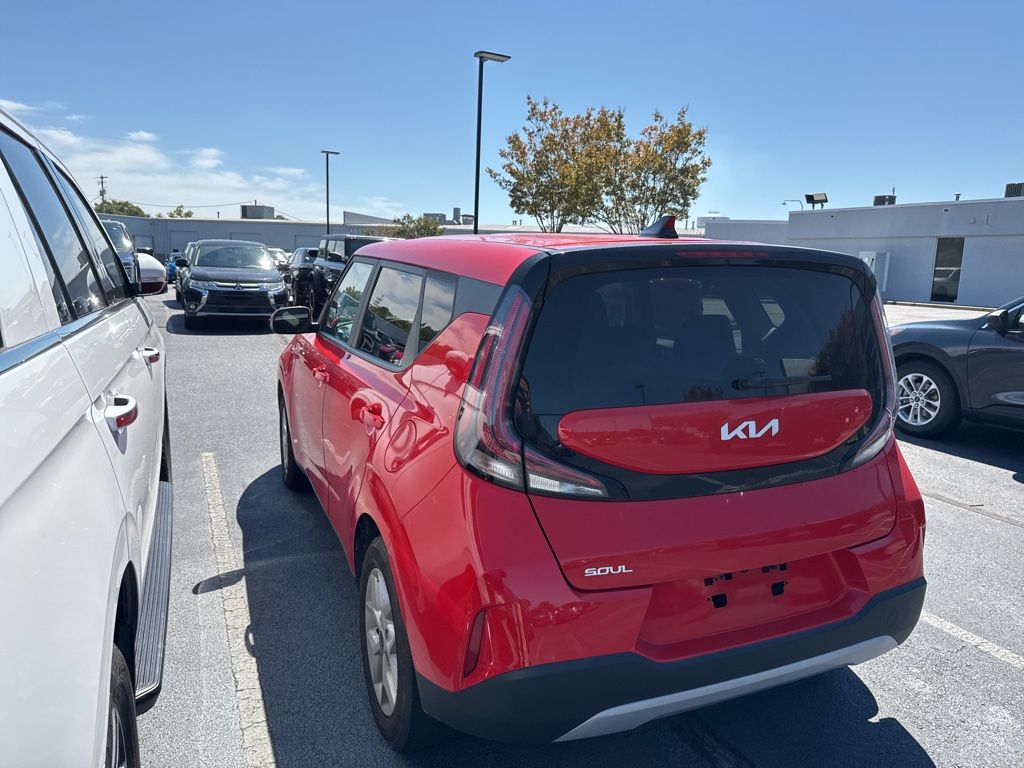 2023 Kia Soul LX photo 4